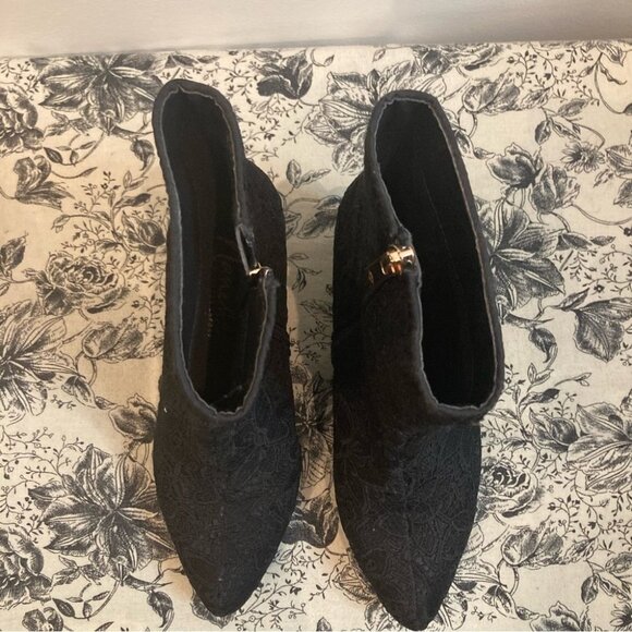 NANETTE LEPORE Sz 6 Kady Lace Upper Zipper Closure Kitten Heel Booties - Picture 3 of 11